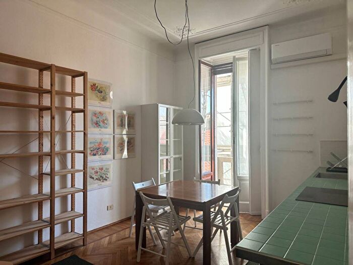 Appartamento bilocale in affitto in Via Garigliano, Isola, Milano