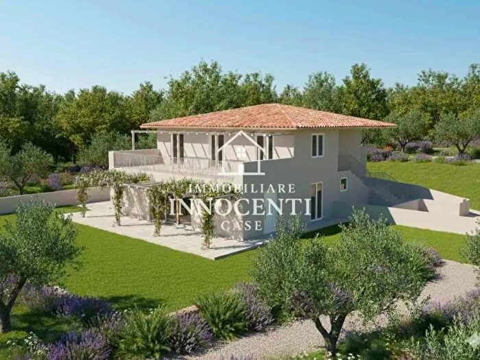 Casa quadrilocale in vendita in Massa