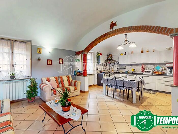 Casa con 7 locali in vendita in Via Felice Cavallotti, Novi Ligure