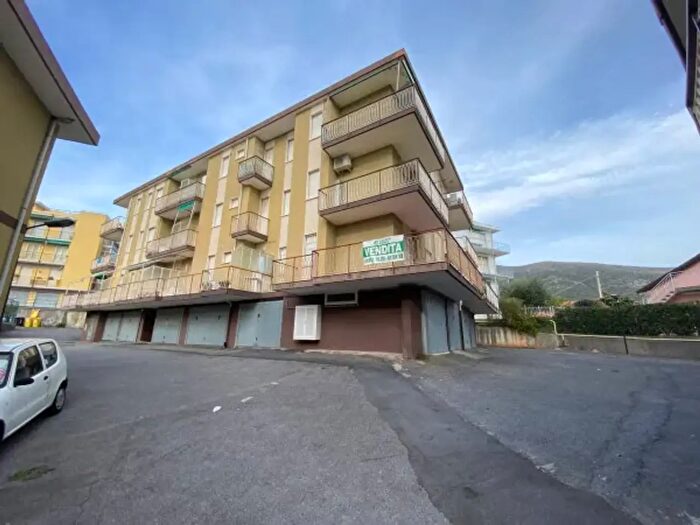 Appartamento trilocale in vendita in Via Alba, Ceriale