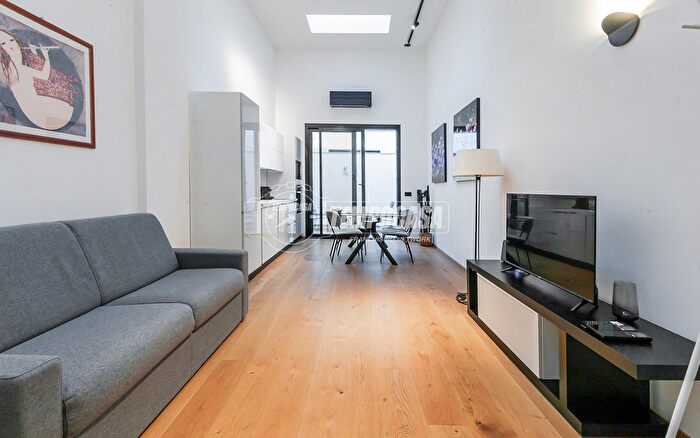 Appartamento bilocale in affitto in Via Pastrengo, Milano