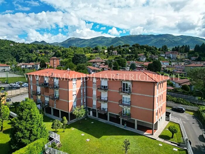 Appartamento quadrilocale in vendita in Via Giacomo Quarenghi, Cisano Bergamasco
