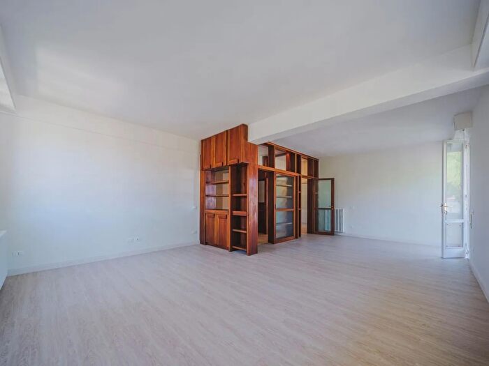 Appartamento con 7 locali in vendita in Via Udine, Viareggio