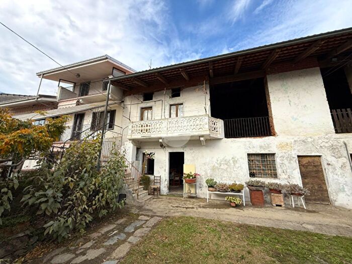 Casa quadrilocale in vendita in Cascina Gouj, Bollengo