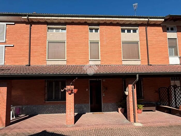 Casa con 6 locali in vendita in Via Marconi, Mezzanino