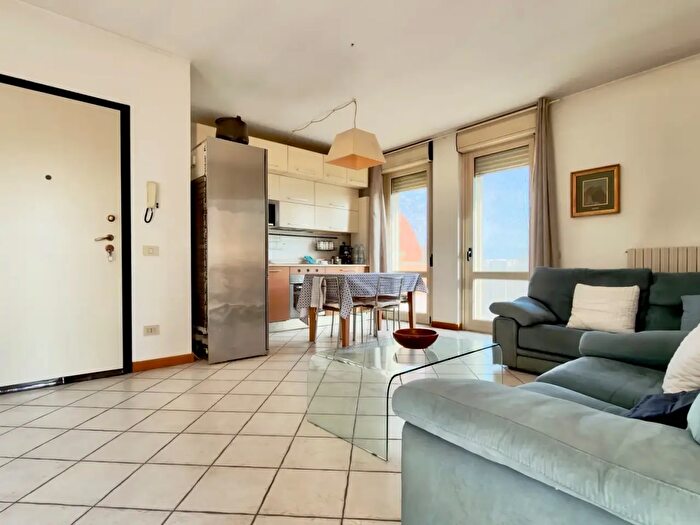 Appartamento trilocale in vendita in Via della Cascina Pontevica, Brescia