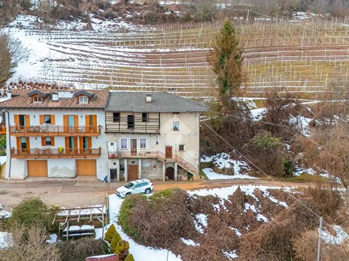 Casa con 7 locali in vendita in Via alle Rive, Pergine Valsugana