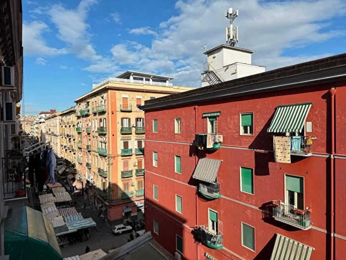 Appartamento bilocale in vendita in Via Ferrara Napoli, Napoli