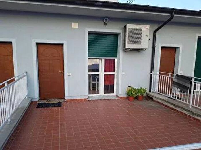 Appartamento trilocale in affitto in Via Cortina D'Ampezzo No Number, Corvetto, Milano