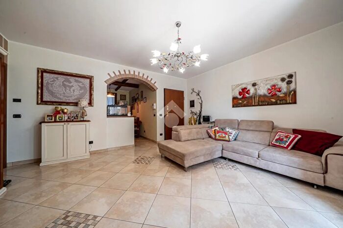 Appartamento quadrilocale in vendita in Via Mazzini, Pavullo Nel Frignano