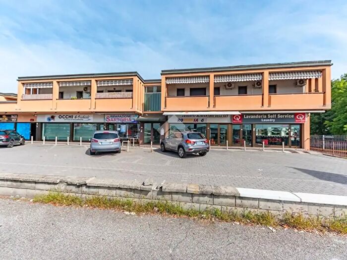 Appartamento trilocale in vendita in Via Sempione, Lainate