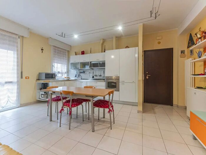 Appartamento trilocale in vendita in Via del Parco, Galliera