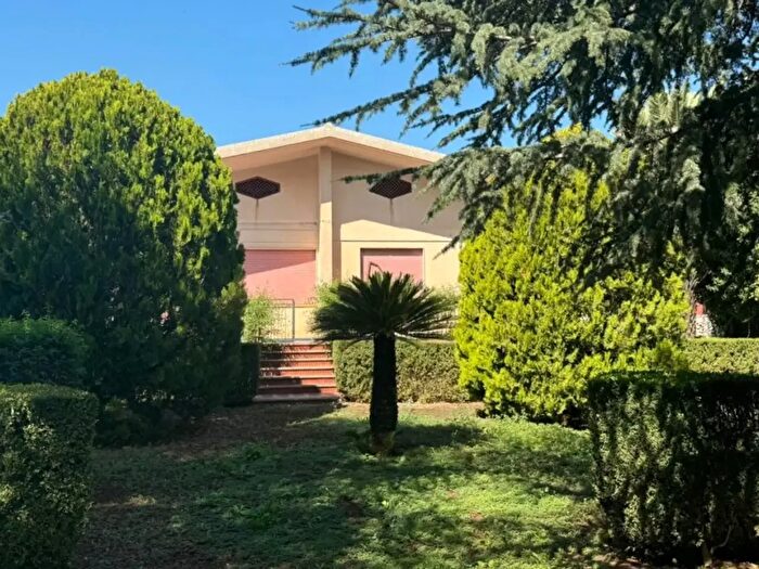 Casa con 5 locali in vendita in Via Modica Giarratana, Modica