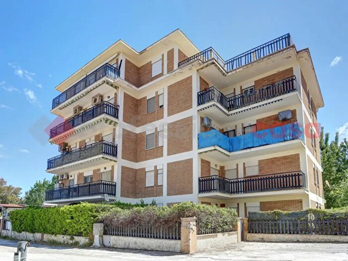 Appartamento trilocale in vendita in Via Elba, Latina