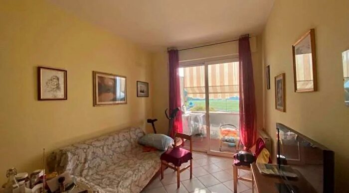 Appartamento trilocale in vendita in Luni