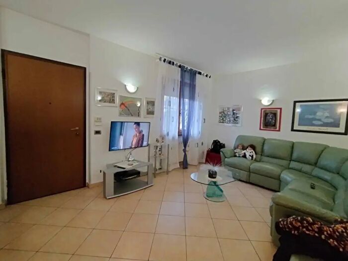 Casa con 6 locali in vendita in Alessandria
