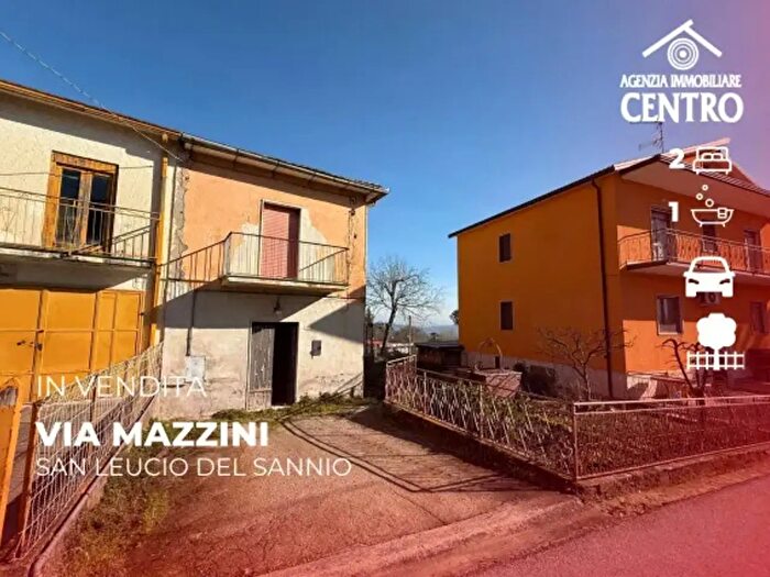 Casa trilocale in vendita in San Leucio Del Sannio