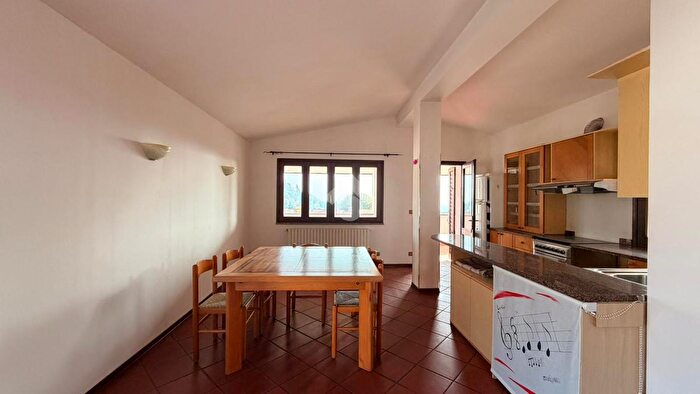 Appartamento quadrilocale in vendita in Via Montello, Caneva