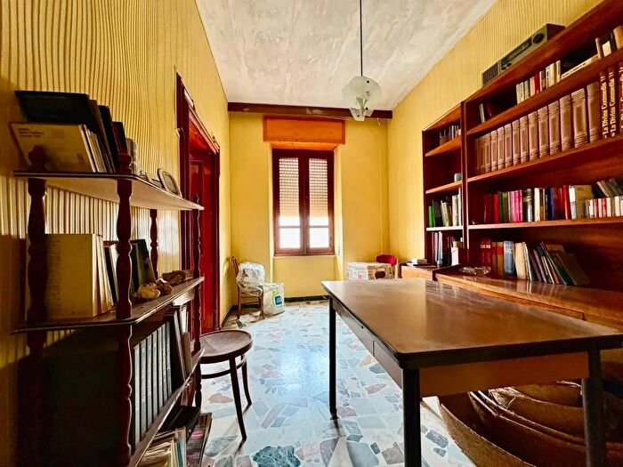 Casa con 5 locali in vendita in Via Corda, Osilo