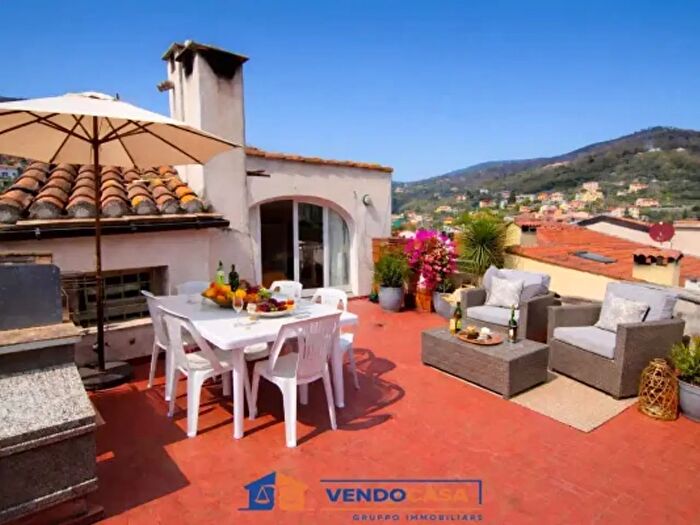 Appartamento con 5 locali in vendita in Via Chiesa, Calice Ligure