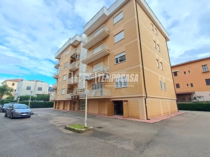 Appartamento quadrilocale in vendita in Via Gregorio Antonelli, Terracina