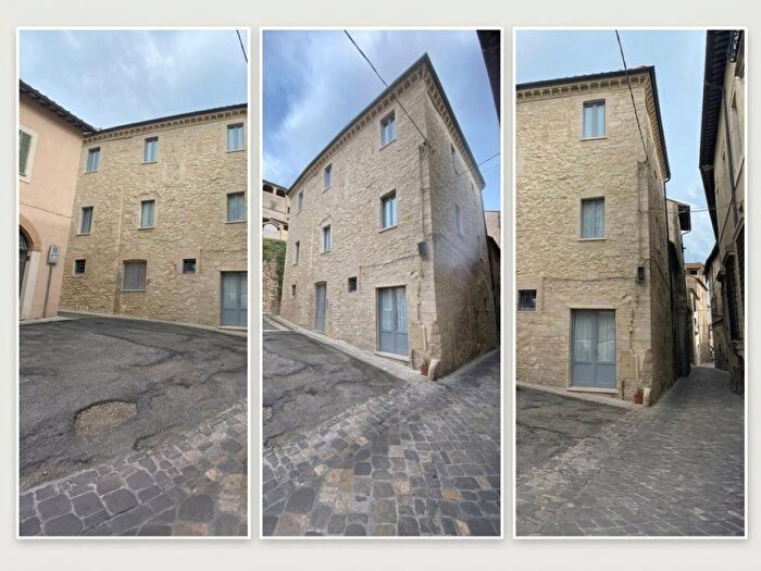 Appartamento trilocale in affitto in Via Giuseppe Garibaldi, Centro, Amelia