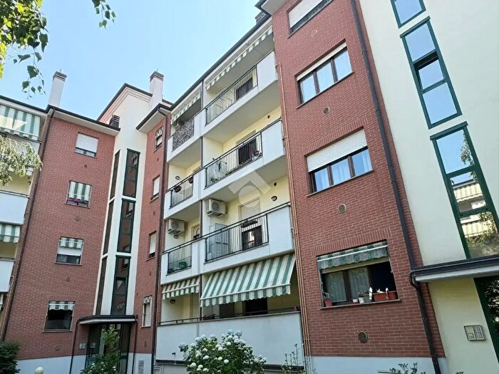 Appartamento trilocale in vendita in Via Olona, Gallarate