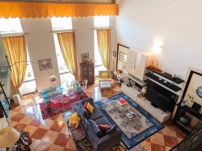 Appartamento con 6 locali in vendita in Via Antonietta Massuccone Mazzini, Genova