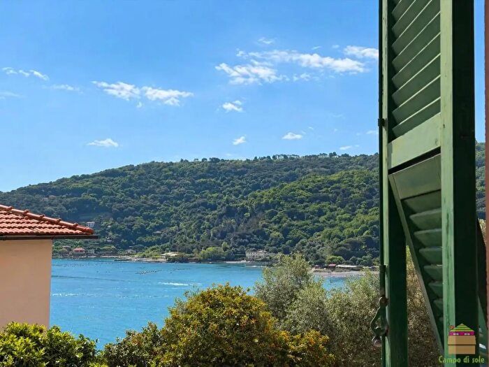 Appartamento con 5 locali in vendita in Portovenere