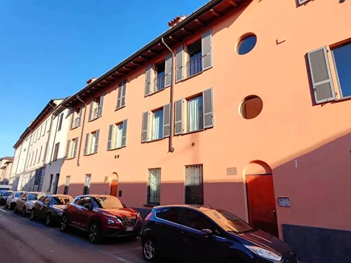 Appartamento trilocale in vendita in Via San Bartolomeo, Piacenza