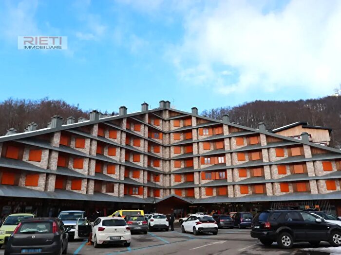 Appartamento bilocale in vendita in Piazzale Pian De Valli, Rieti