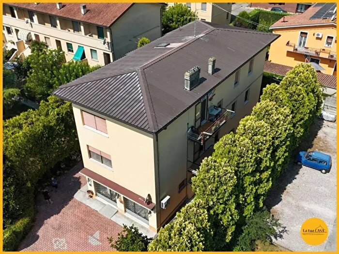 Appartamento con 5 locali in vendita in Via Giuseppe Verdi, Molinella