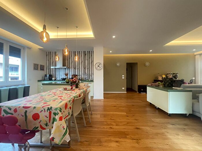 Appartamento con 7 locali in vendita in Firenze