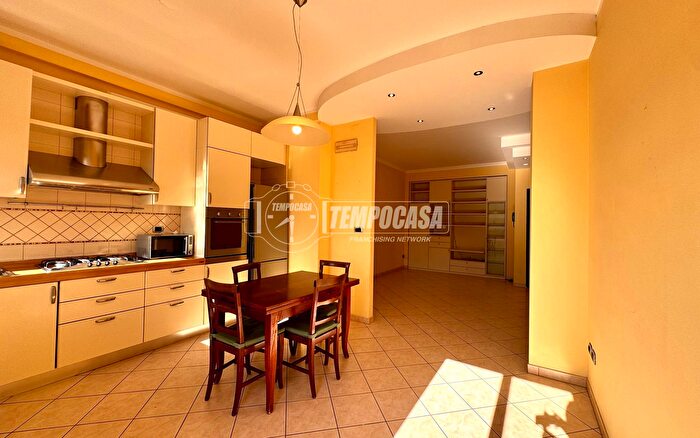 Appartamento con 5 locali in vendita in Via della Gabella, Bologna