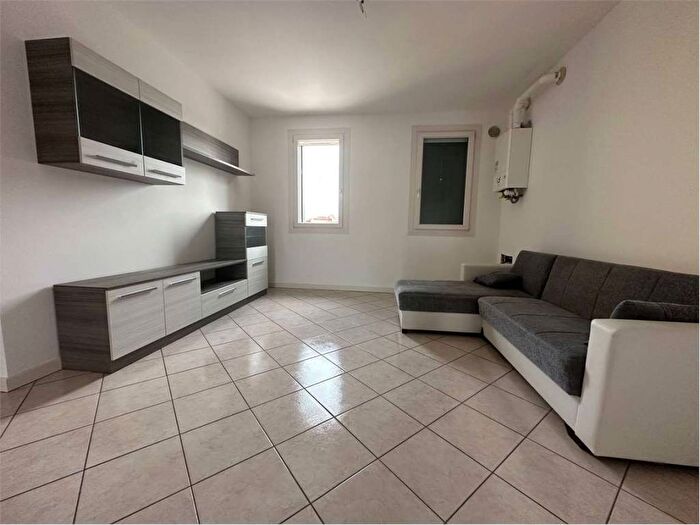 Appartamento trilocale in affitto in via traversa capitello c, Piazza, Concamarise
