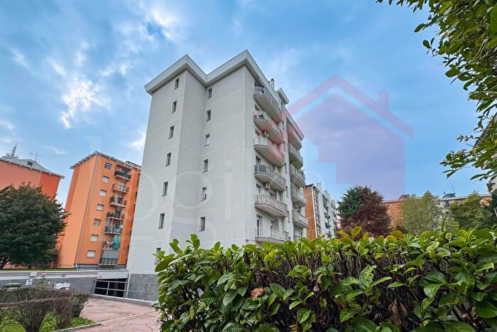 Appartamento bilocale in vendita in Via Garofani, Rozzano