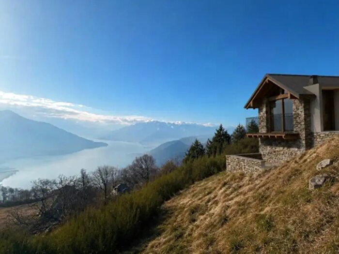 Casa bilocale in vendita in Strada per San Bartolomeo, Sorico