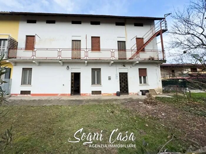 Casa con 5 locali in vendita in Via della Libertà, Bellinzago Novarese