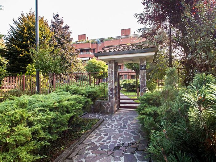 Appartamento trilocale in affitto in Via delle Regioni, Area Lavanderie Redecesio, Segrate