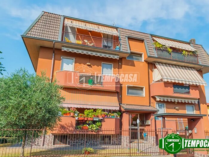 Appartamento trilocale in vendita in Via Cristoforo Colombo, Motta Visconti