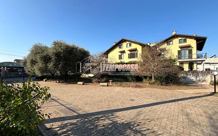 Case in Vendita e in Affitto - 3