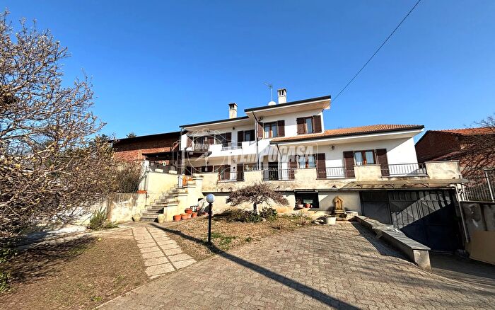 Casa con 5 locali in vendita in Via San Francesco dAssisi, Caluso