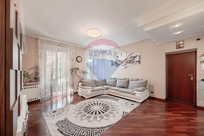 Appartamento trilocale in vendita in Corso Guglielmo Marconi, Seveso