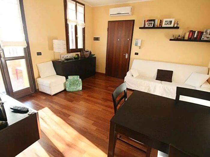 Appartamento trilocale in vendita in Via Venezia, Vignola