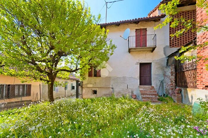 Casa trilocale in vendita in Frazione Morialdo, Castelnuovo Don Bosco