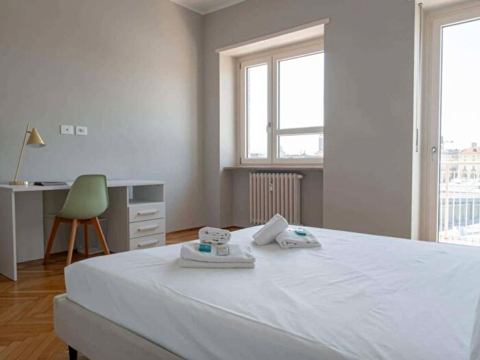 Appartamento trilocale in affitto in Piazza della Repubblica, Aurora, Torino