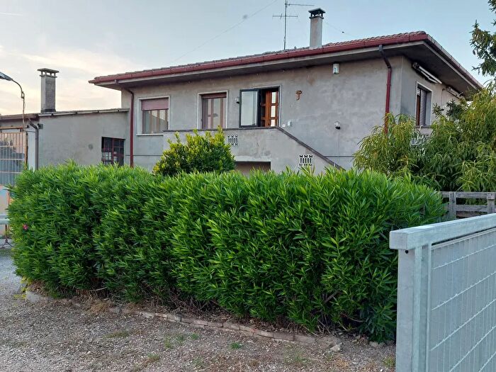Casa quadrilocale in vendita in Badia Polesine