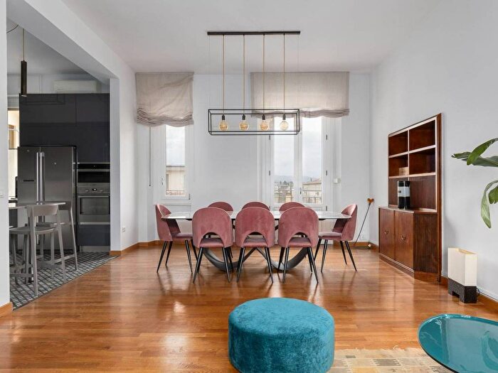 Appartamento con 6 locali in affitto in Libertà Savonarola, Firenze