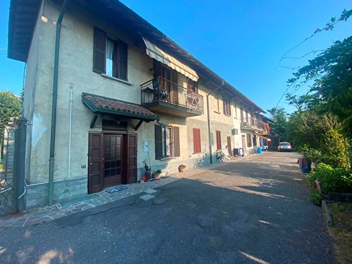 Appartamento trilocale in vendita in Strada Provinciale GaggianoRosate, Gaggiano