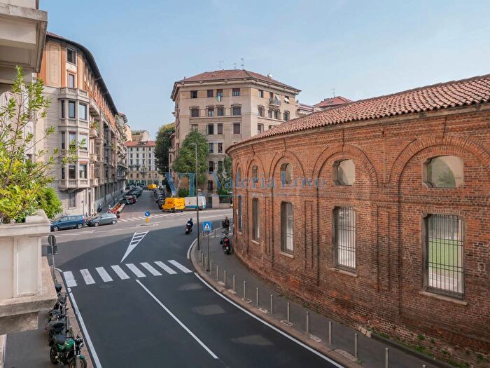 Appartamento quadrilocale in affitto in Guastalla, Milano